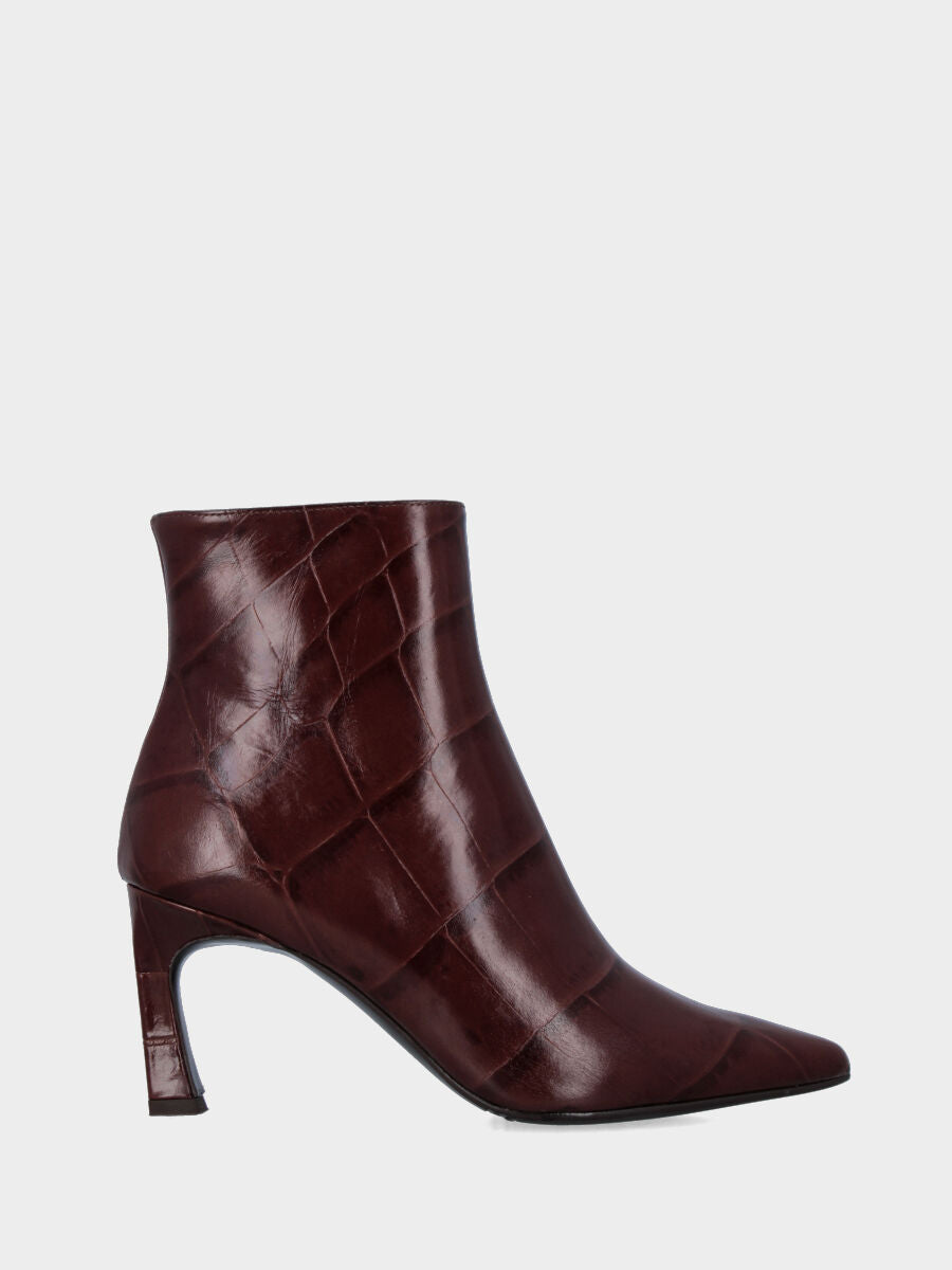 Stivaletti in vitello marrone stampato coccodrillo con tacco incavato e punta sfilata