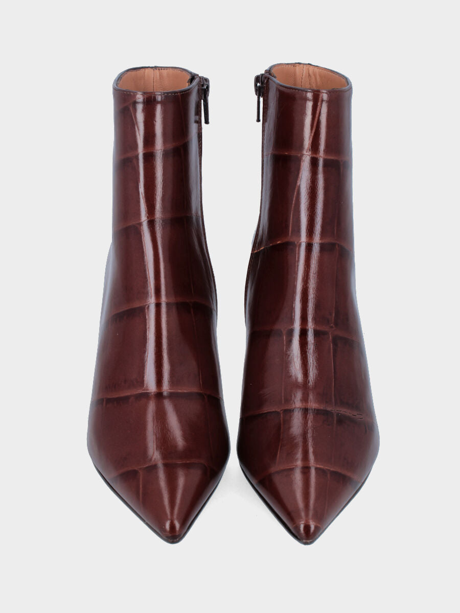 Stivaletti in vitello marrone stampato coccodrillo con tacco incavato e punta sfilata