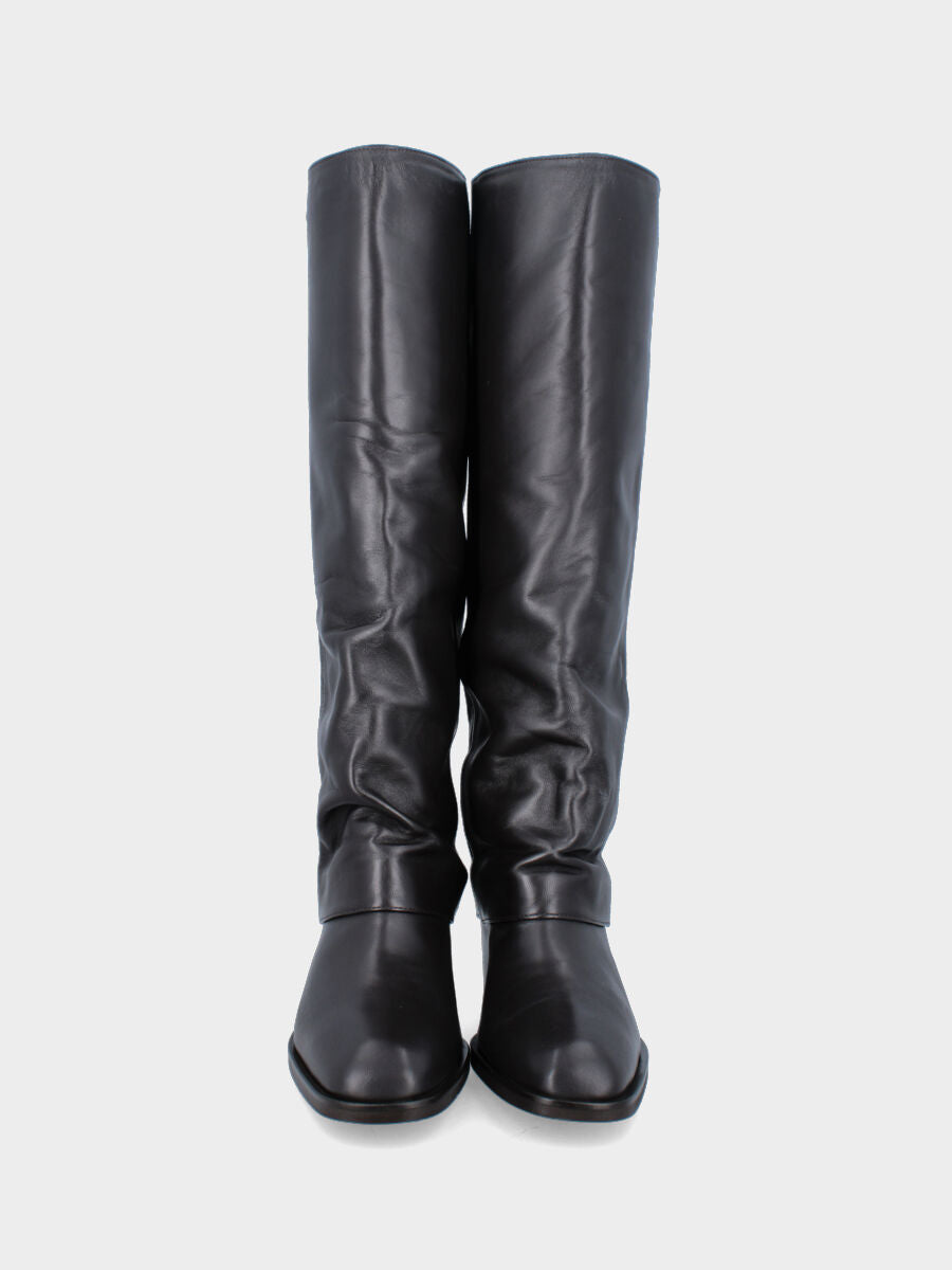 Stivale a tubo in vitello testa di moro con ghetta risvoltata e punta stondata