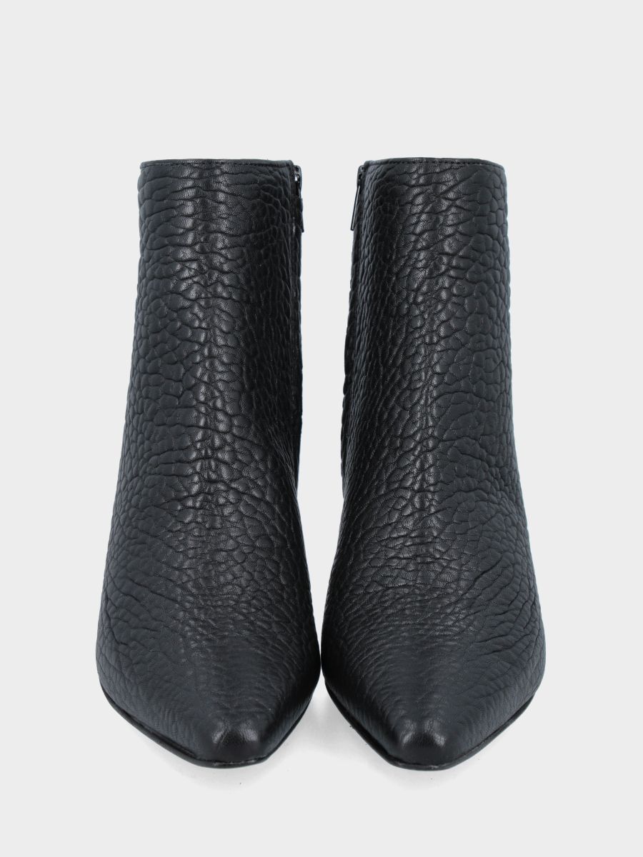 Stivaletto in vitello bottalato nero con tacco banana