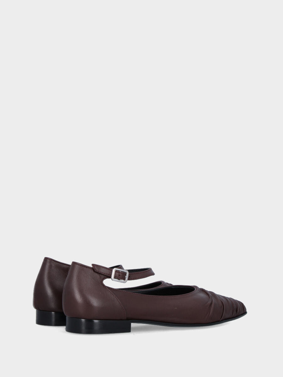 Ballerina Mary Jane in nappa bordeaux con punta sfilata arricciata