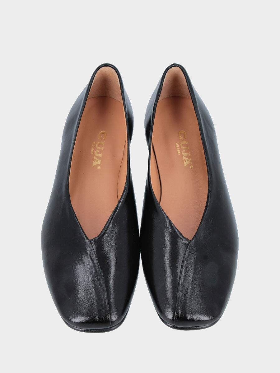 Décolleté in verlux nero con punta quadrata e scollo a V