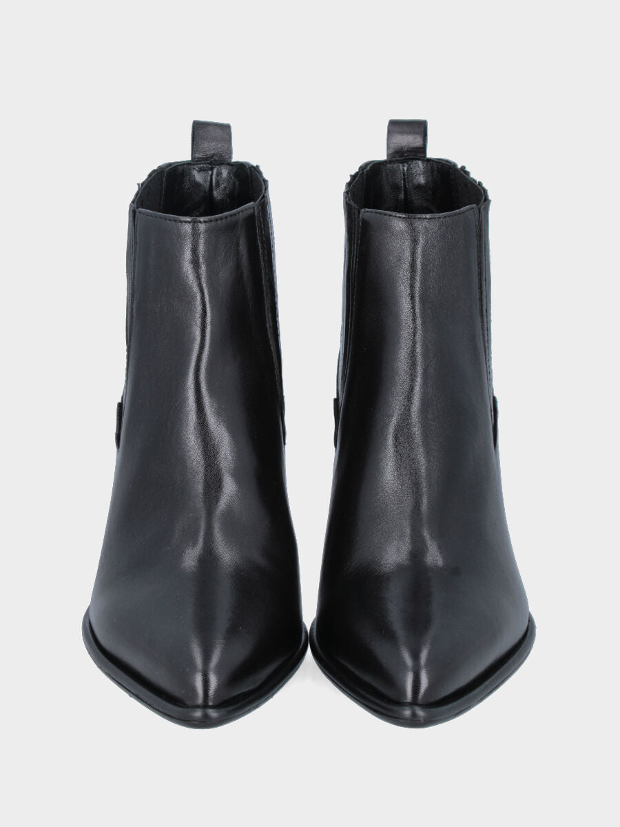 Beatles in vitello nero con tacco a blocco e punta sfilata