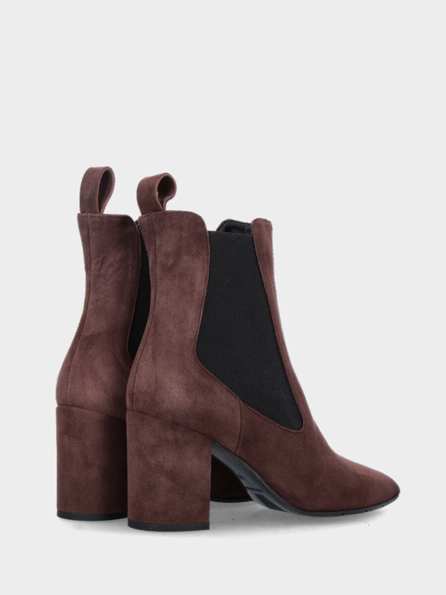 Beatles in camoscio testa di moro con tacco a blocco largo