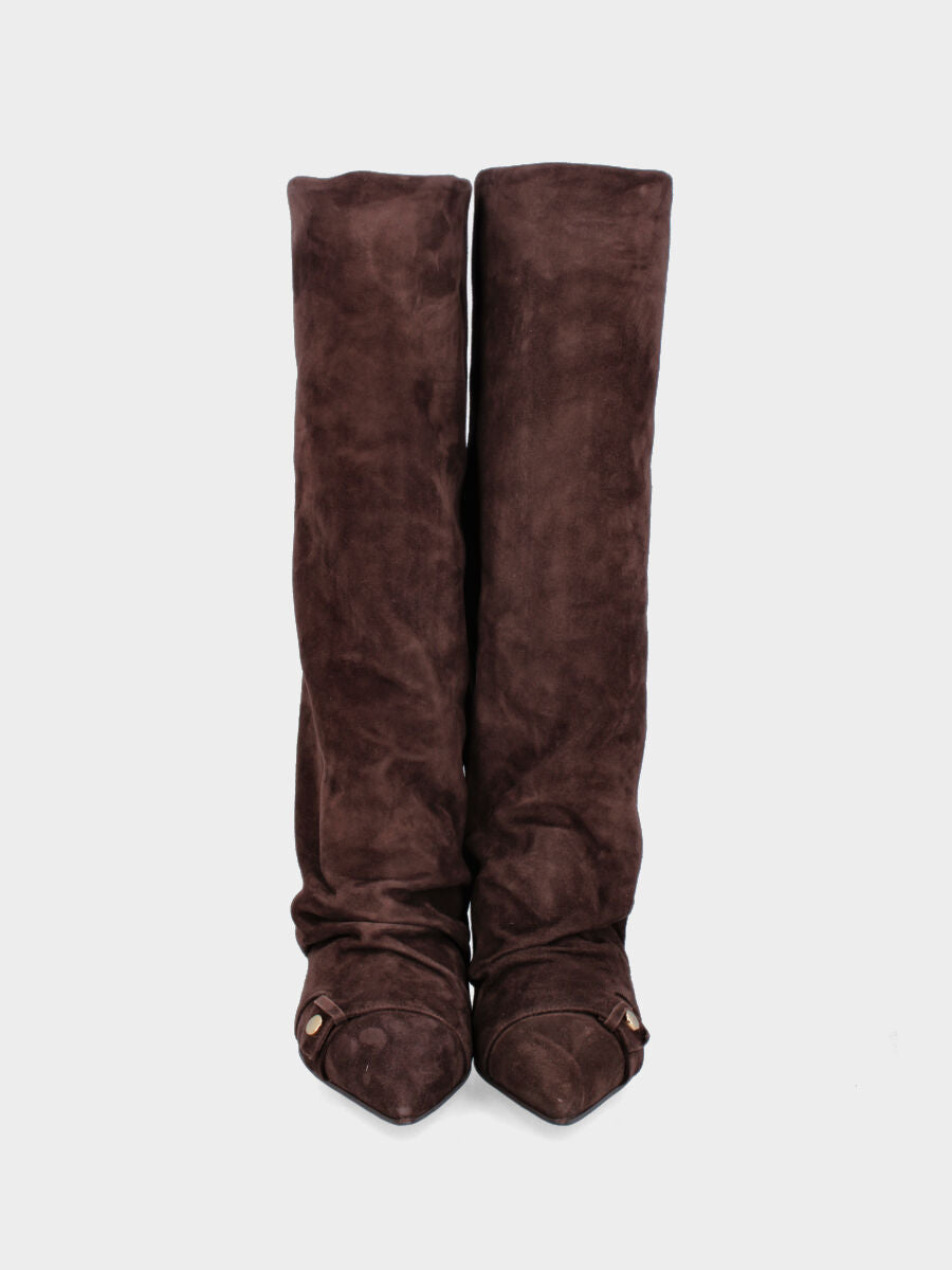 Stivale in camoscio testa di moro con gambale risvoltato e cinturino finale