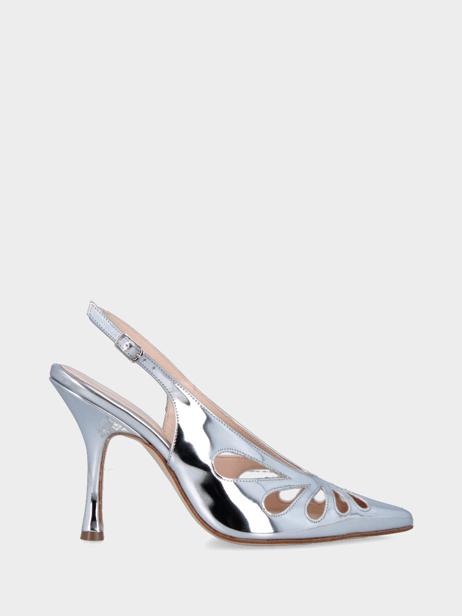 Slingback in laminato argento con tomaia aperta a gocce