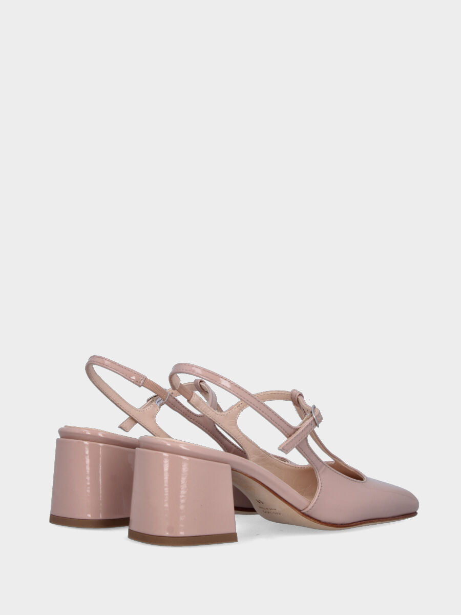 Slingback in vernice nude con cinturino charleston e tacco a blocco