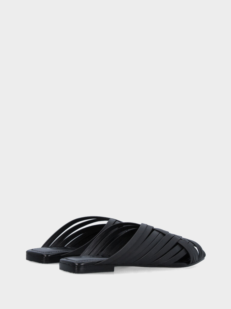 Ciabattina in nappa nera con fascette incrociate e punta sfilata