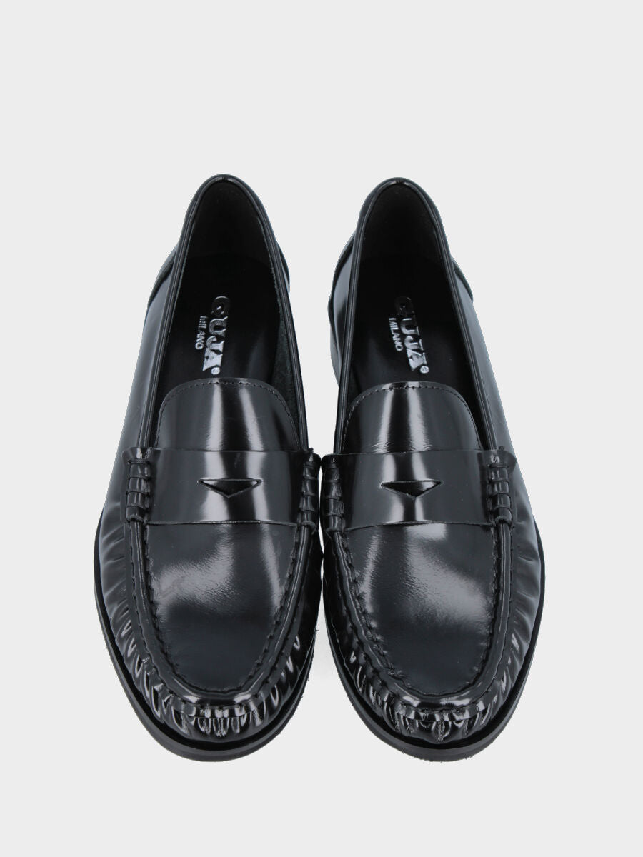 Mocassino in vitello abrasivato nero con vaschetta arricciata