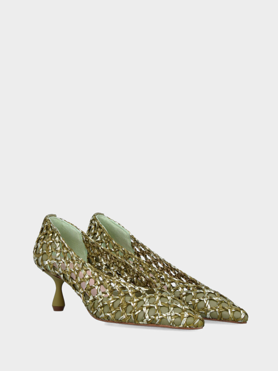 Décolleté in rafia verde lime e platino traforata con tacco a calice