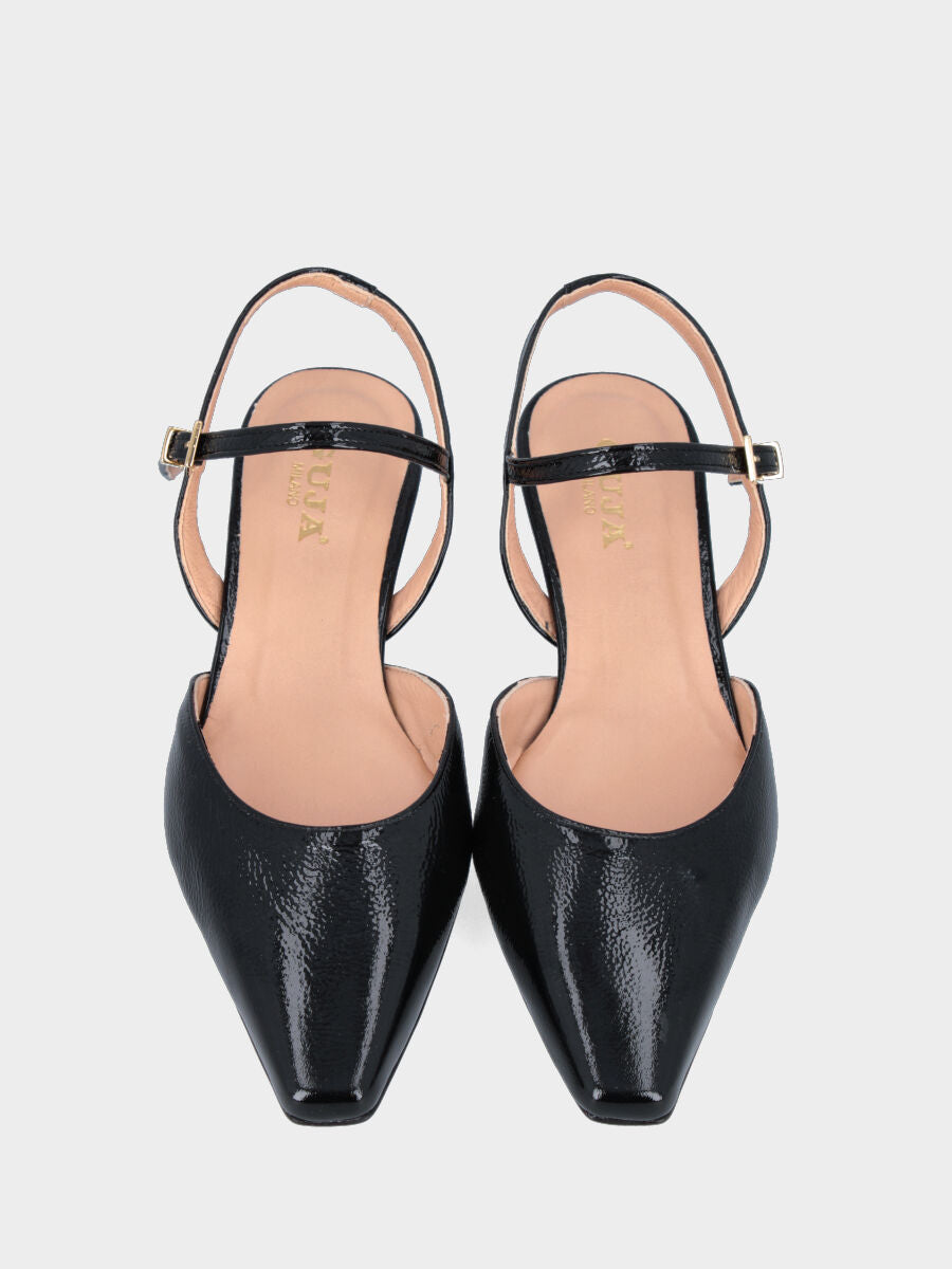 Slingback in naplak nero con cinturino a pipetta e tacco a calice
