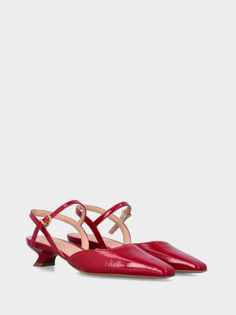 Slingback in naplak rosso con cinturino a pipetta e tacco a calice