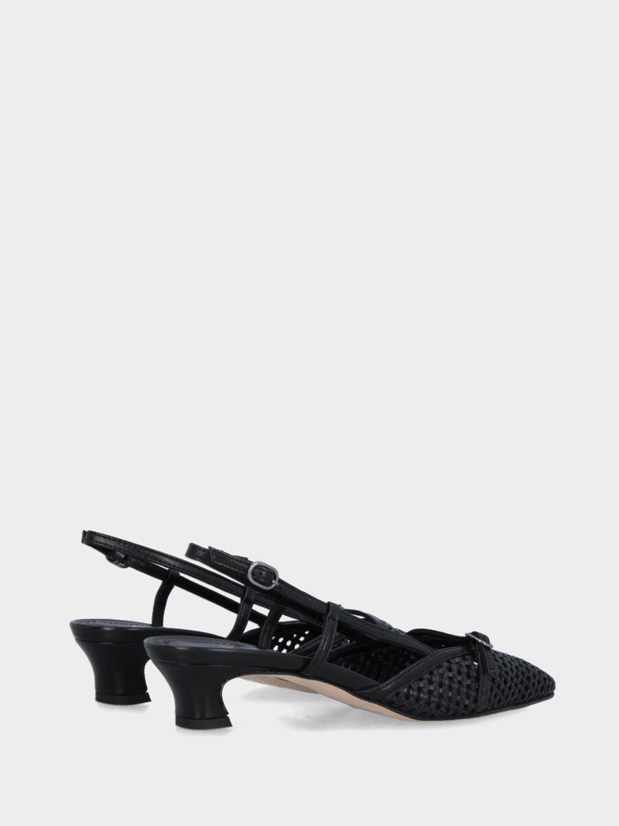 Slingback in rafia nera con cinturino e tacco a coda
