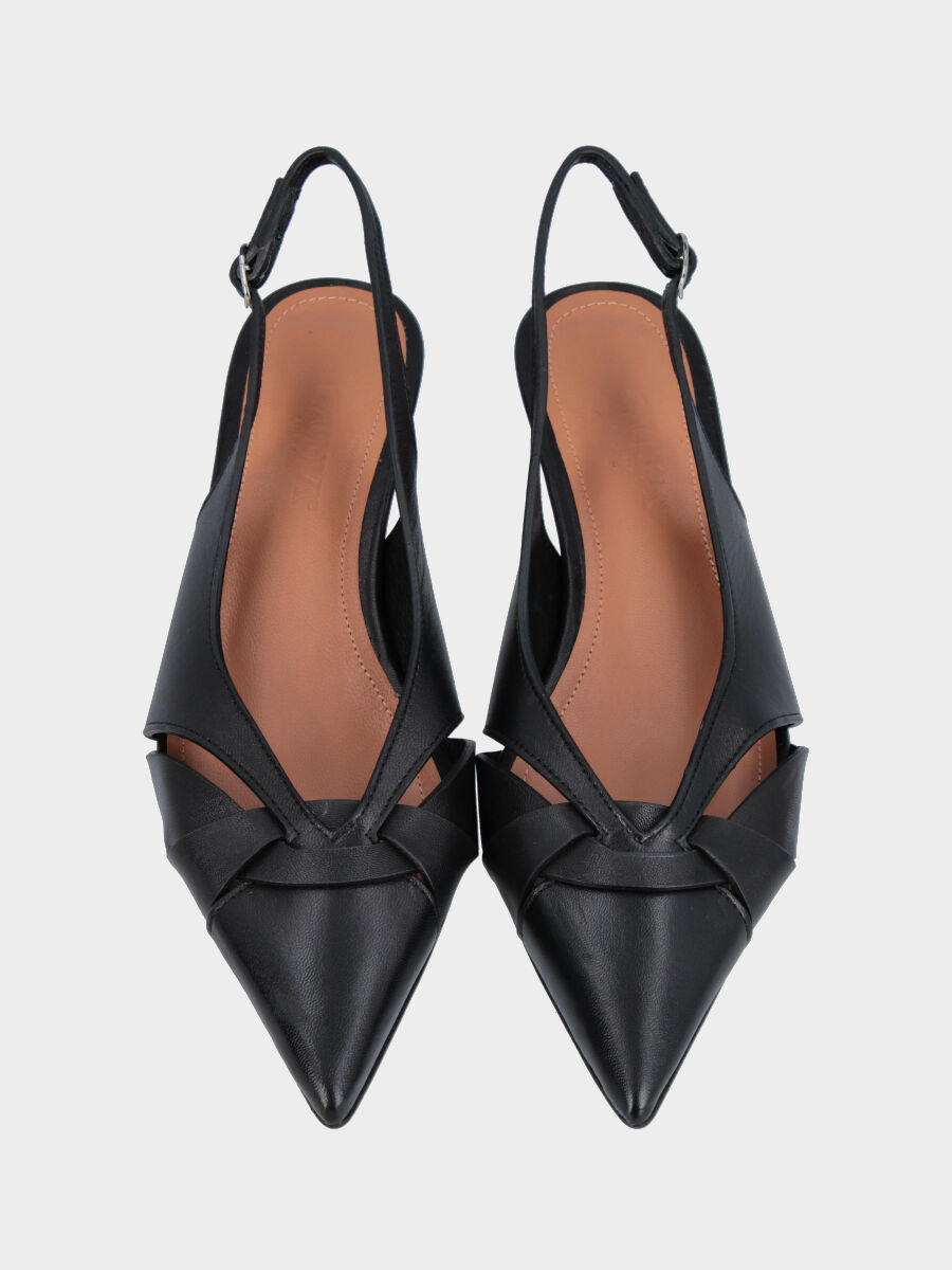 Slingback in nappa nera con fascette incrociate e tacco a coda