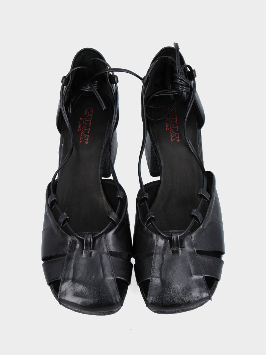 Sandalo in vitello nero con laccio alla caviglia e tacco monoblocco