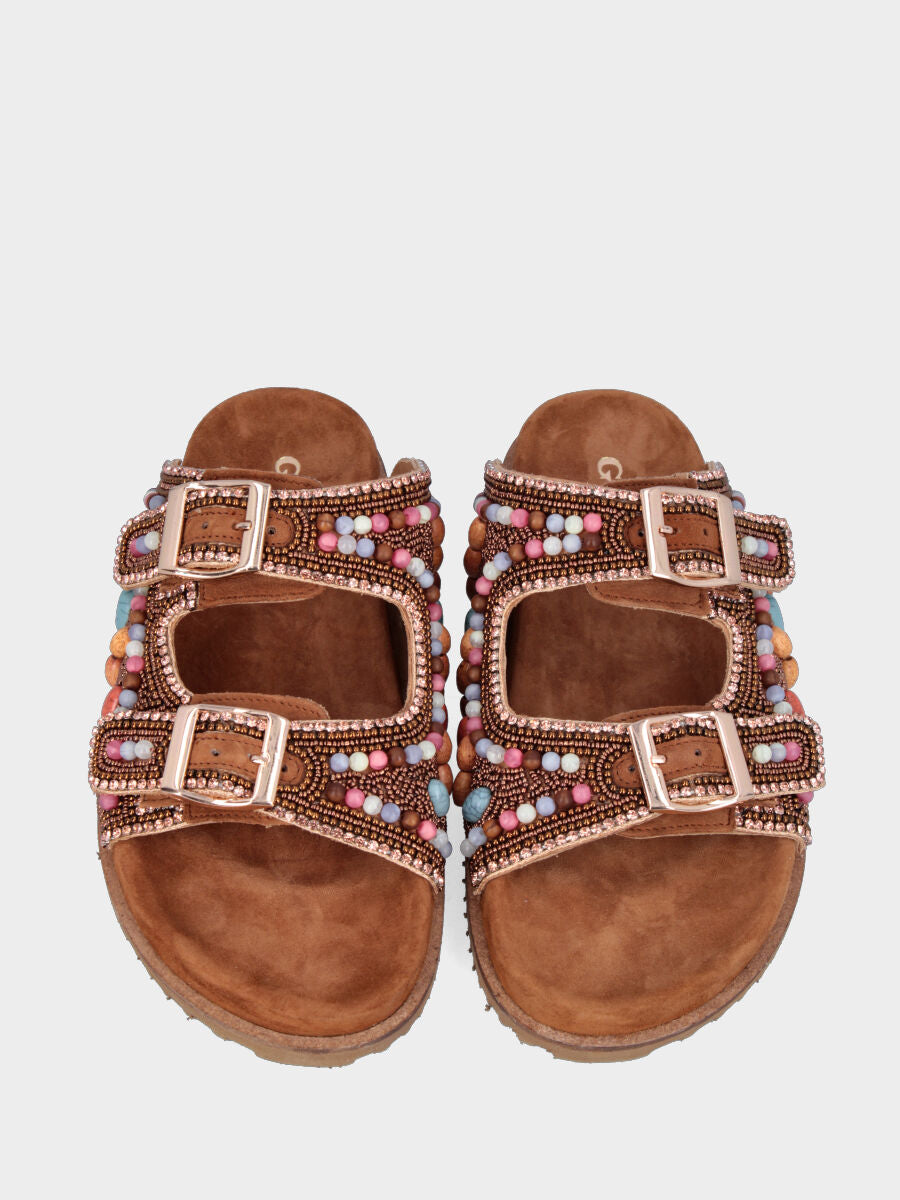 Ciabatta in camoscio multicolor sui toni del marrone con cinturini e perline