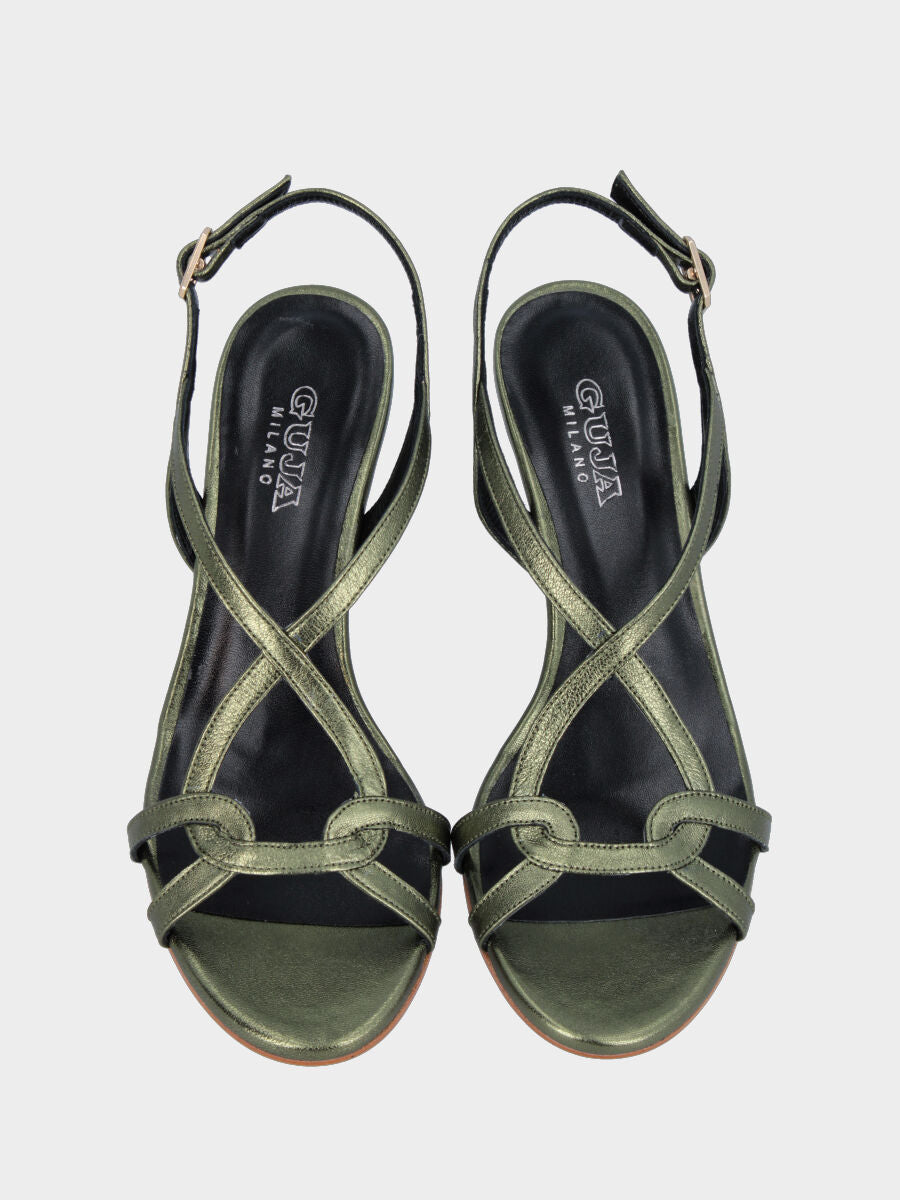Sandalo in laminato verde con listini arcuati e tacco a calice