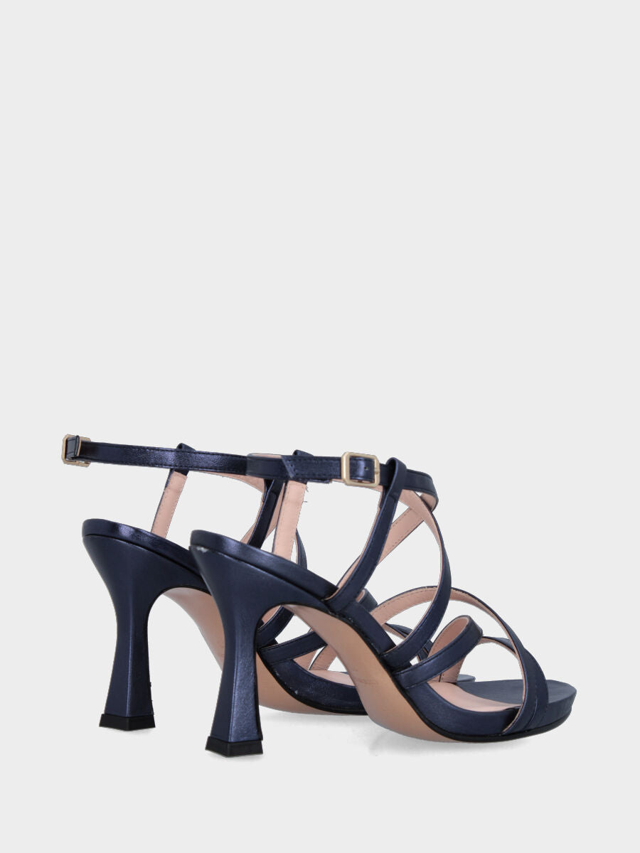 Sandalo in laminato blu con plateau, listini incrociati e tacco a calice