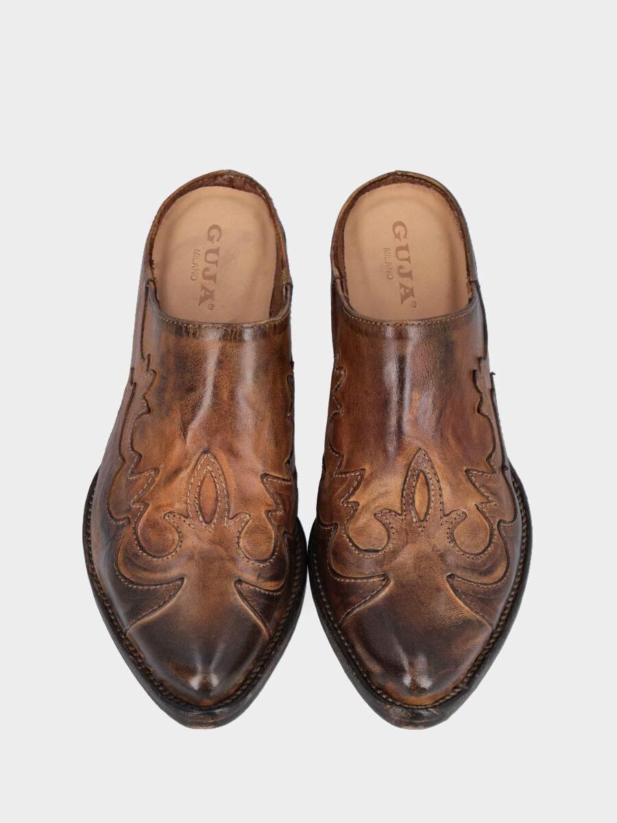 Camperos a sabot in vitello marrone con intagli fiammati