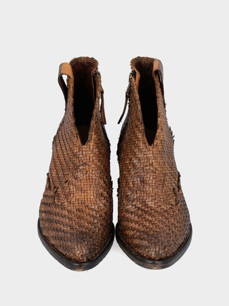 Camperos a tronchetto in vitello testa di moro con tomaia intrecciata