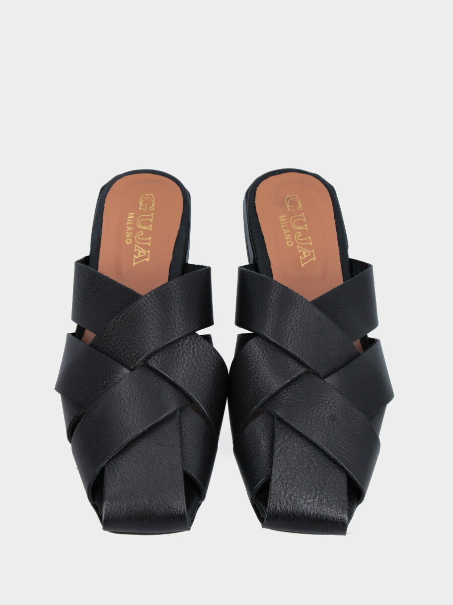 Ciabattina in vitello nero con fasce intrecciate in pianta