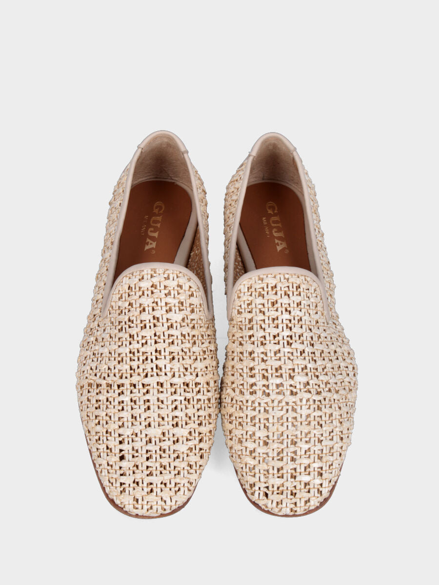Pantofolina in rafia beige con punta tonda e fondo cuoio