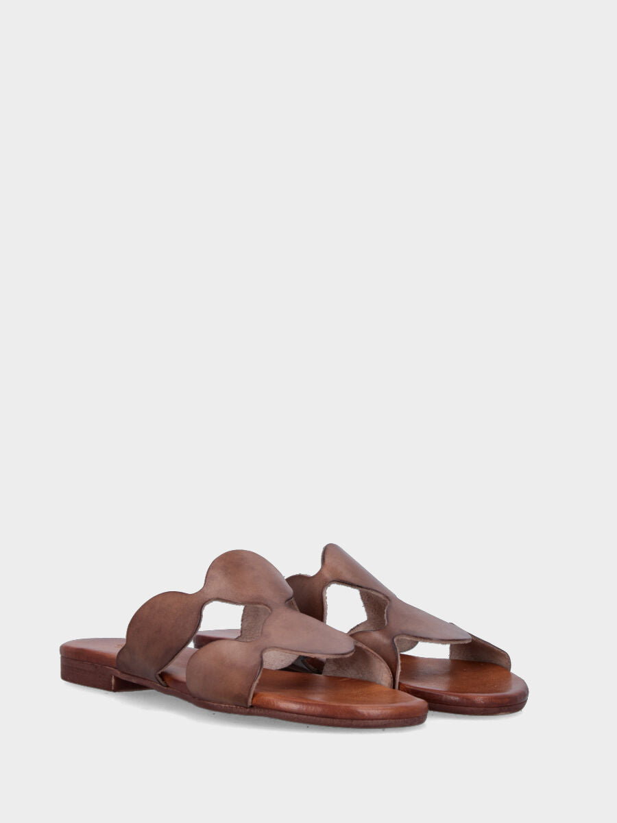 Ciabattine in vitello taupe con ovali decorativi