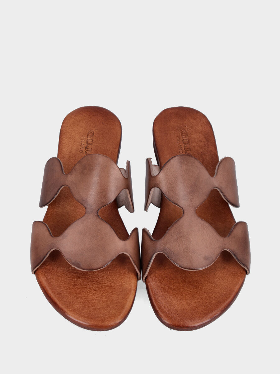 Ciabattine in vitello taupe con ovali decorativi