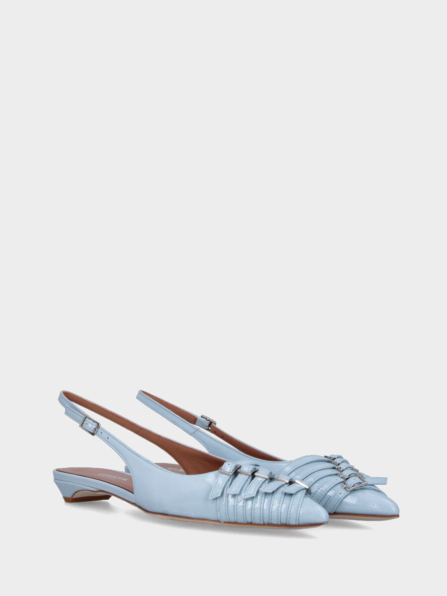 Slingback in verlux celeste con cinturini in pianta e tacco semi zeppa