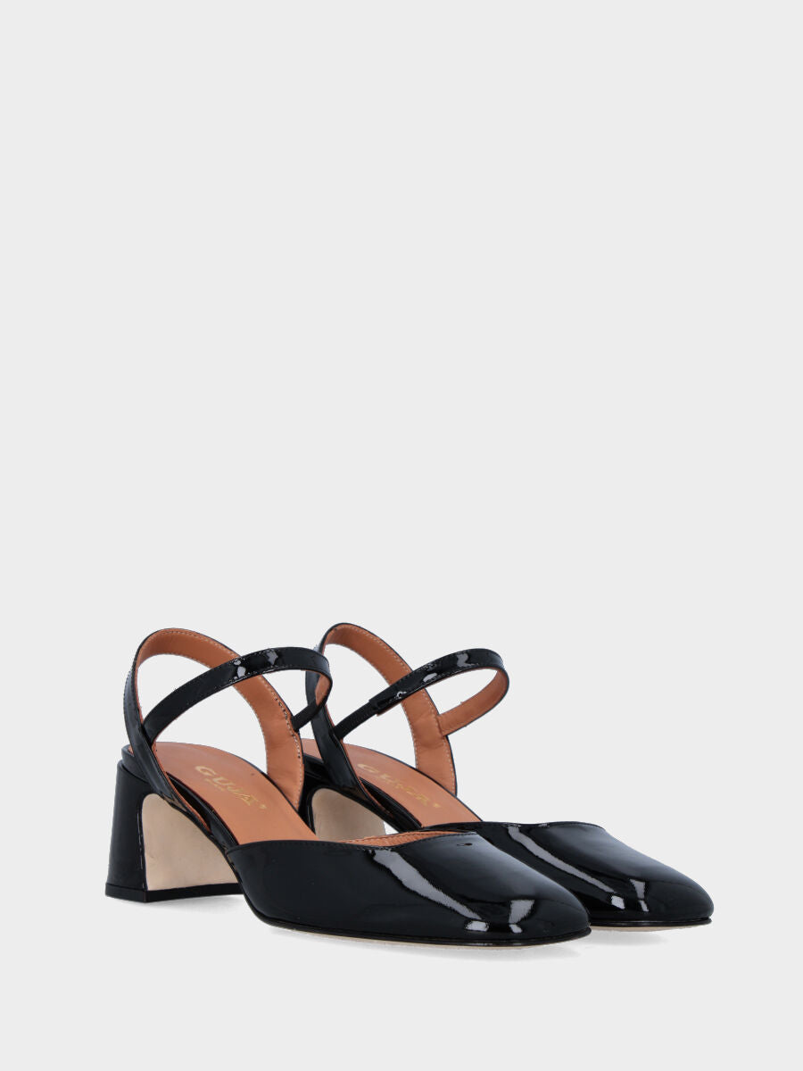 Slingback in vernice nera con punta quadrata e cinturino elasticizzato