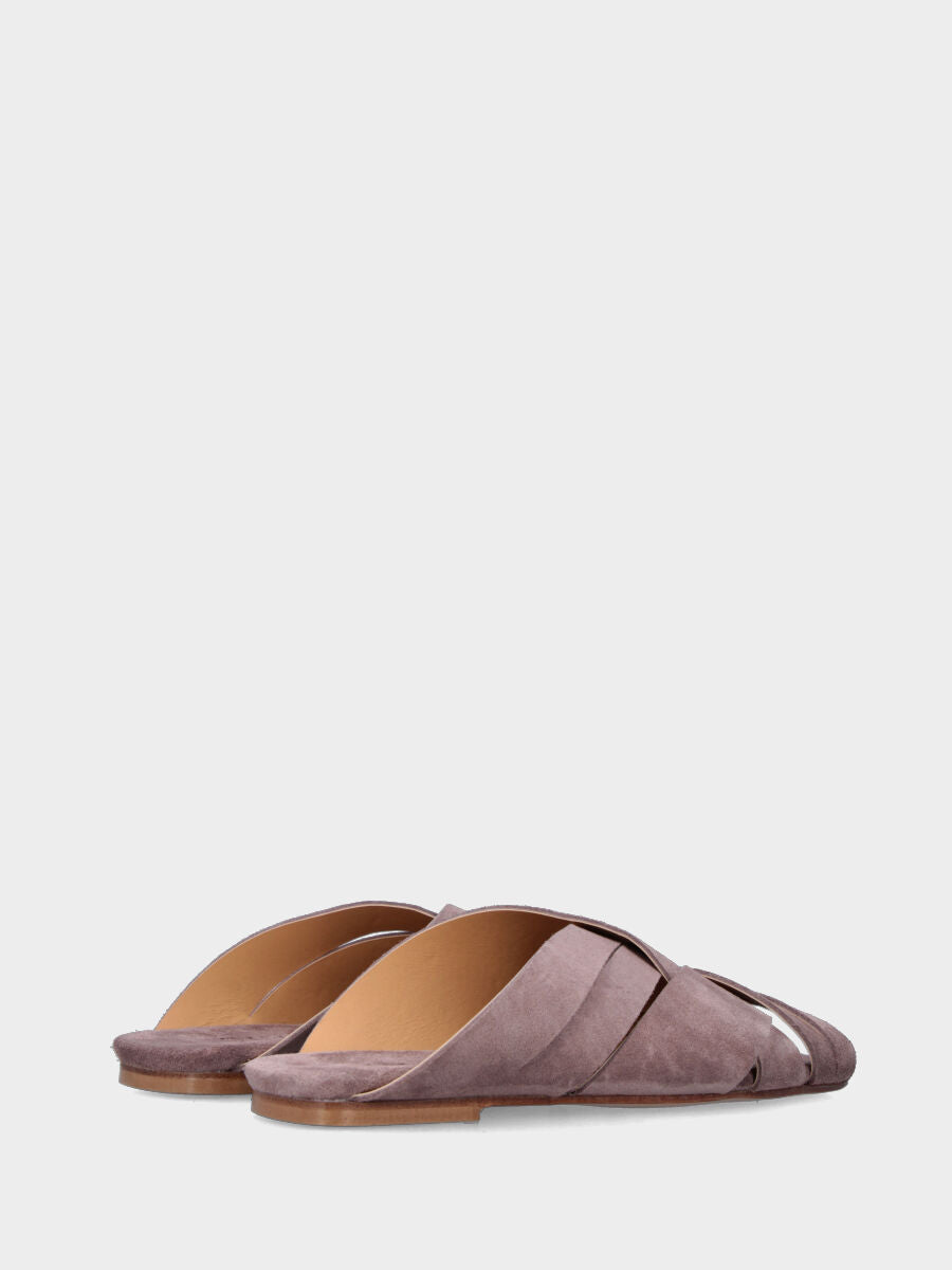 Ciabatta in velour taupe con fasce alternate lisce e intagliate