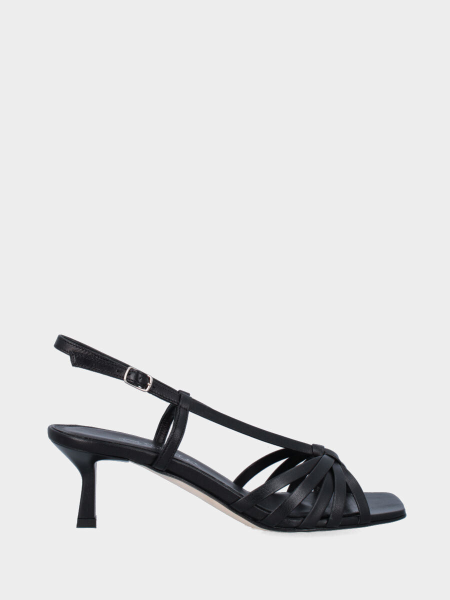 Sandalo in nappa nera con punta quadrata e tacco a calice