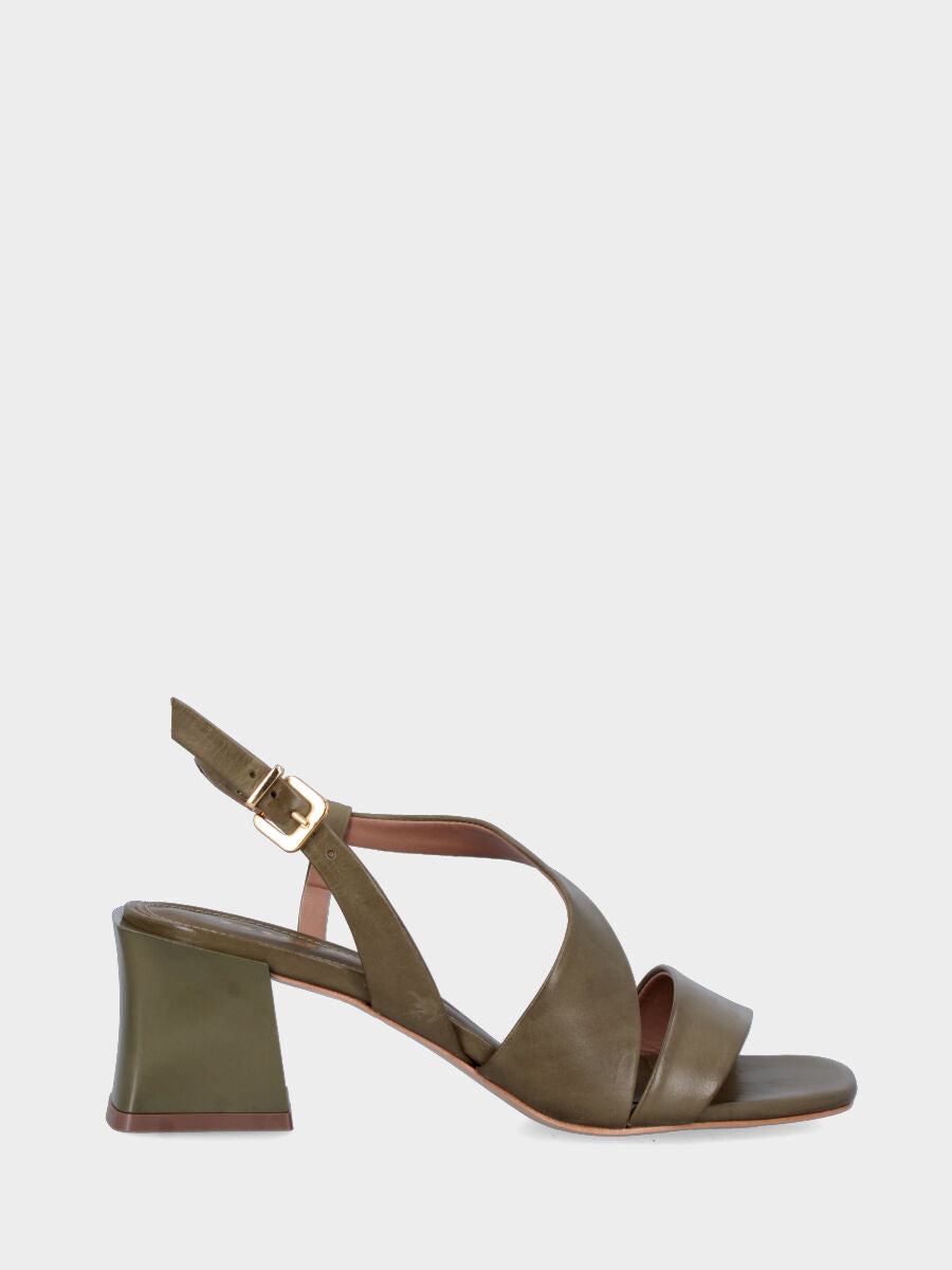 Sandalo in vitello verde oliva con fasce asimmetriche