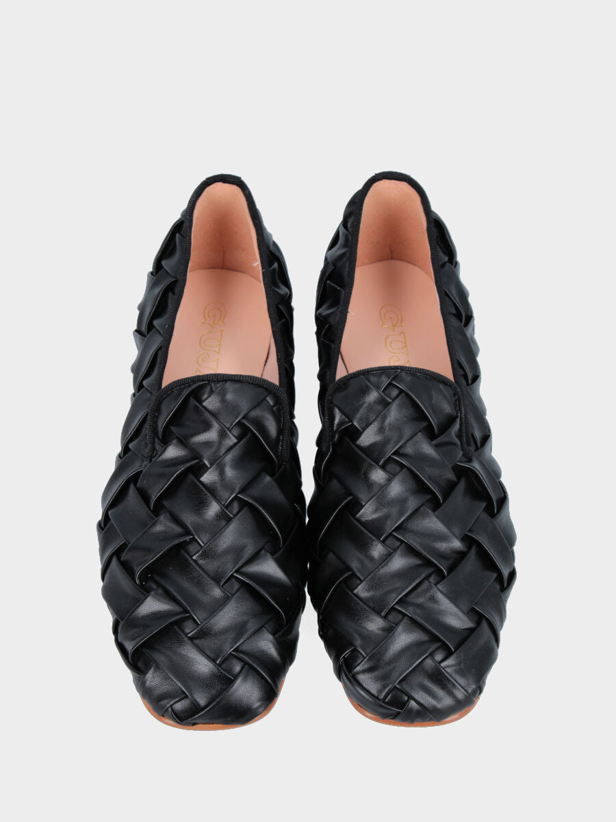 Pantofolina in nappa nera con fascette tubolari intrecciate